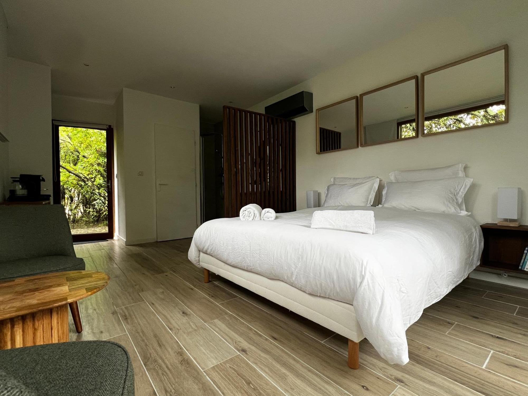 La Canopee Private Ecolodges Nîmes Exteriör bild